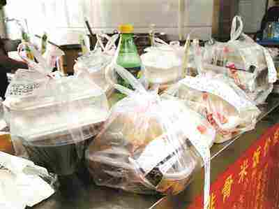 【特别报道】塑料垃圾成倍增长，罪魁祸首居然是外卖包装！